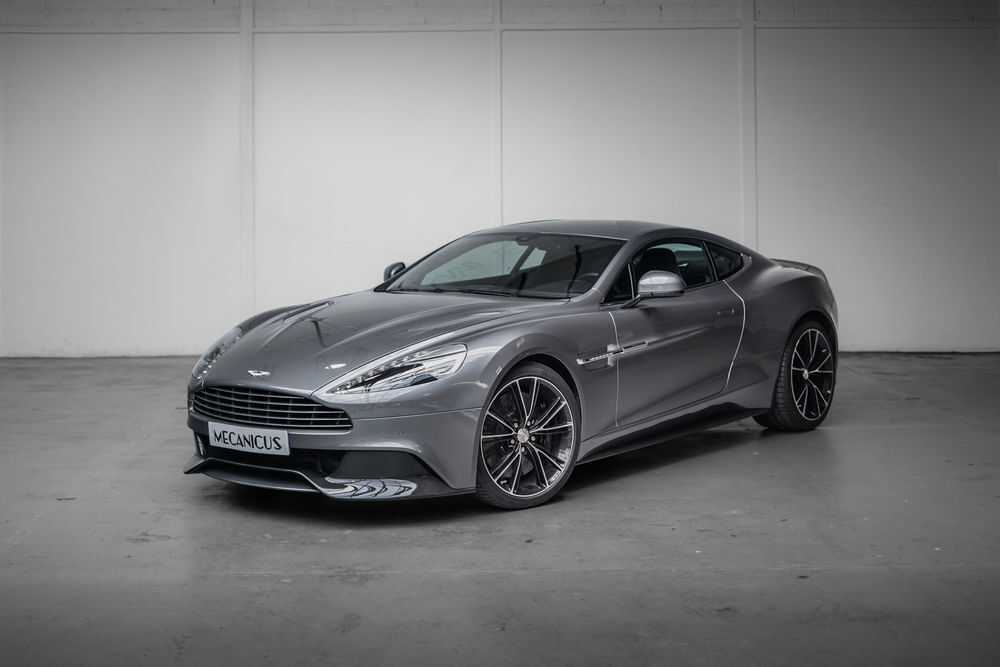 Vanquish Aston Martin V12 *Faible kilom&eacute;trage / Carbone* 2017 occasion 75014 Paris