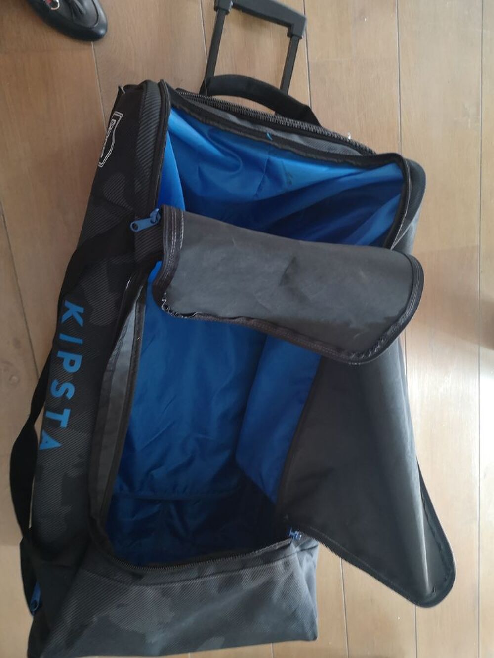 Valise &agrave; roulette marque KIPSTA noire Maroquinerie
