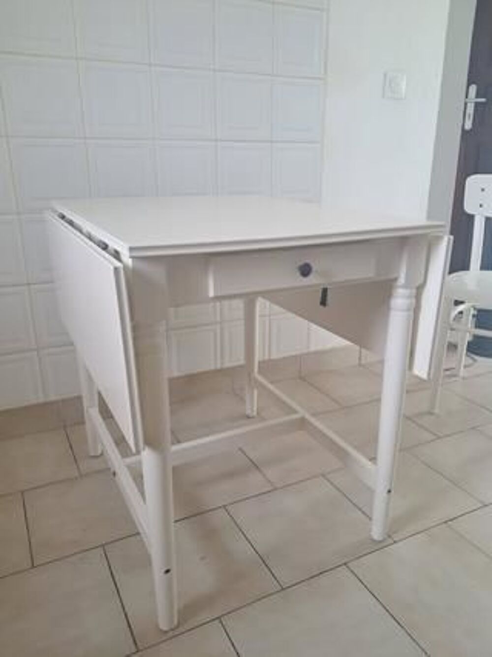 Table cuisine +2. Chaises Meubles