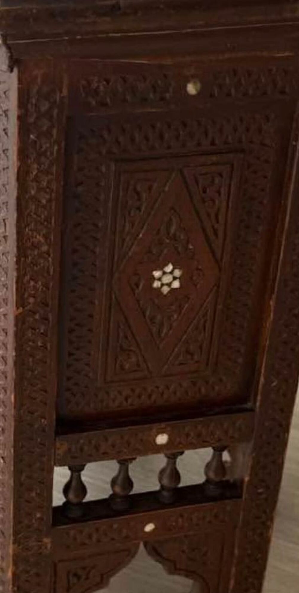 Meuble en bois sculpt&eacute; ? style oriental / marocain Meubles