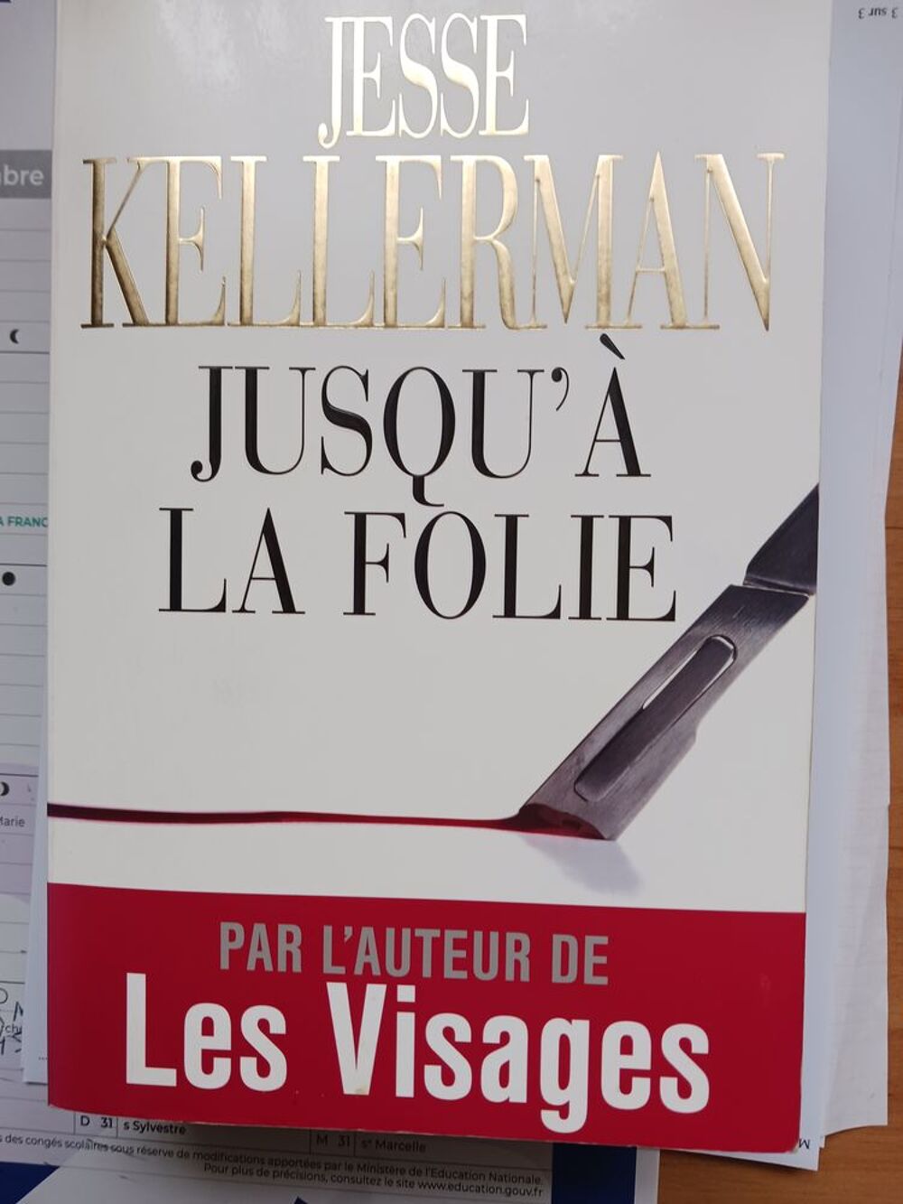 jJUSQU A LA FOLIE Livres et BD