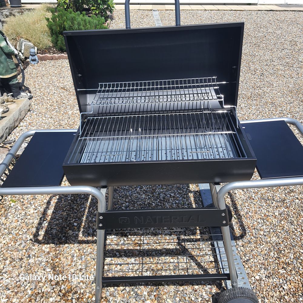 Barbecue au charbon de bois Electroménager