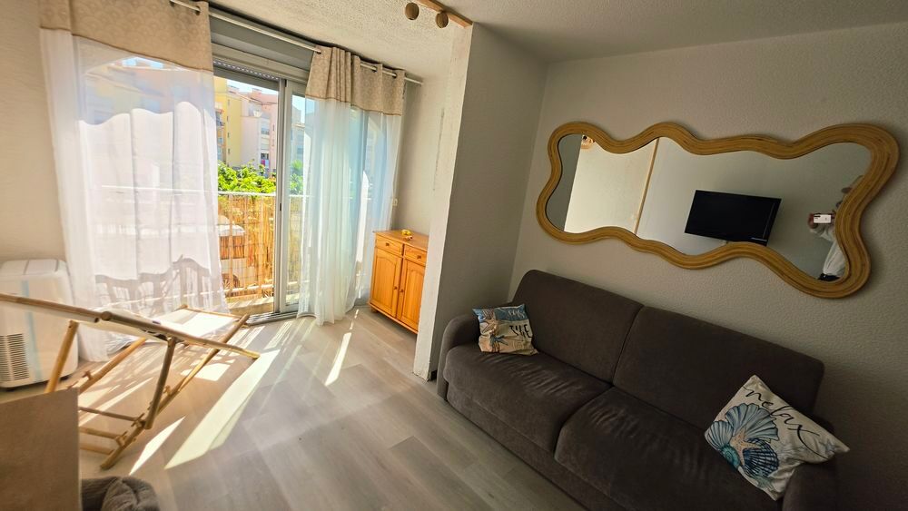 Vente Appartement LE CAP D' AGDE: Appartement pour investisseur: Studio (loué à l'année bail meublé reconductible). Le cap d agde