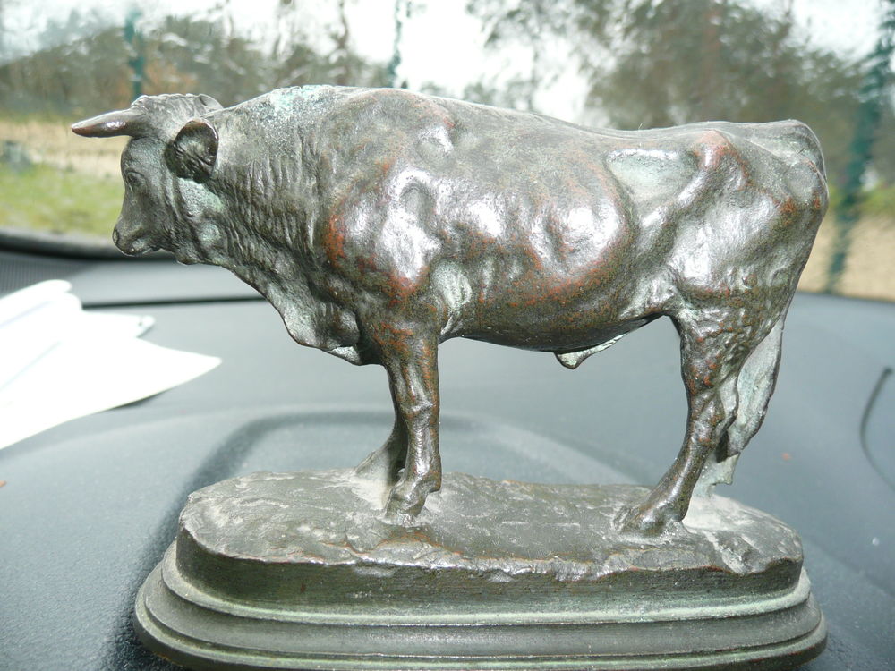 Magnifique statue en bronze d'un Taureau Décoration