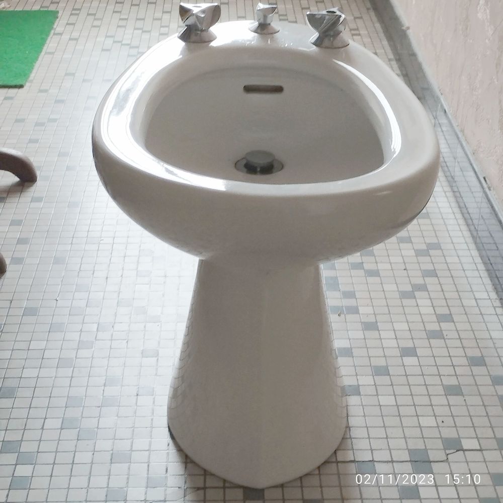 Bidet fixation au sol fabrication francaise Bricolage