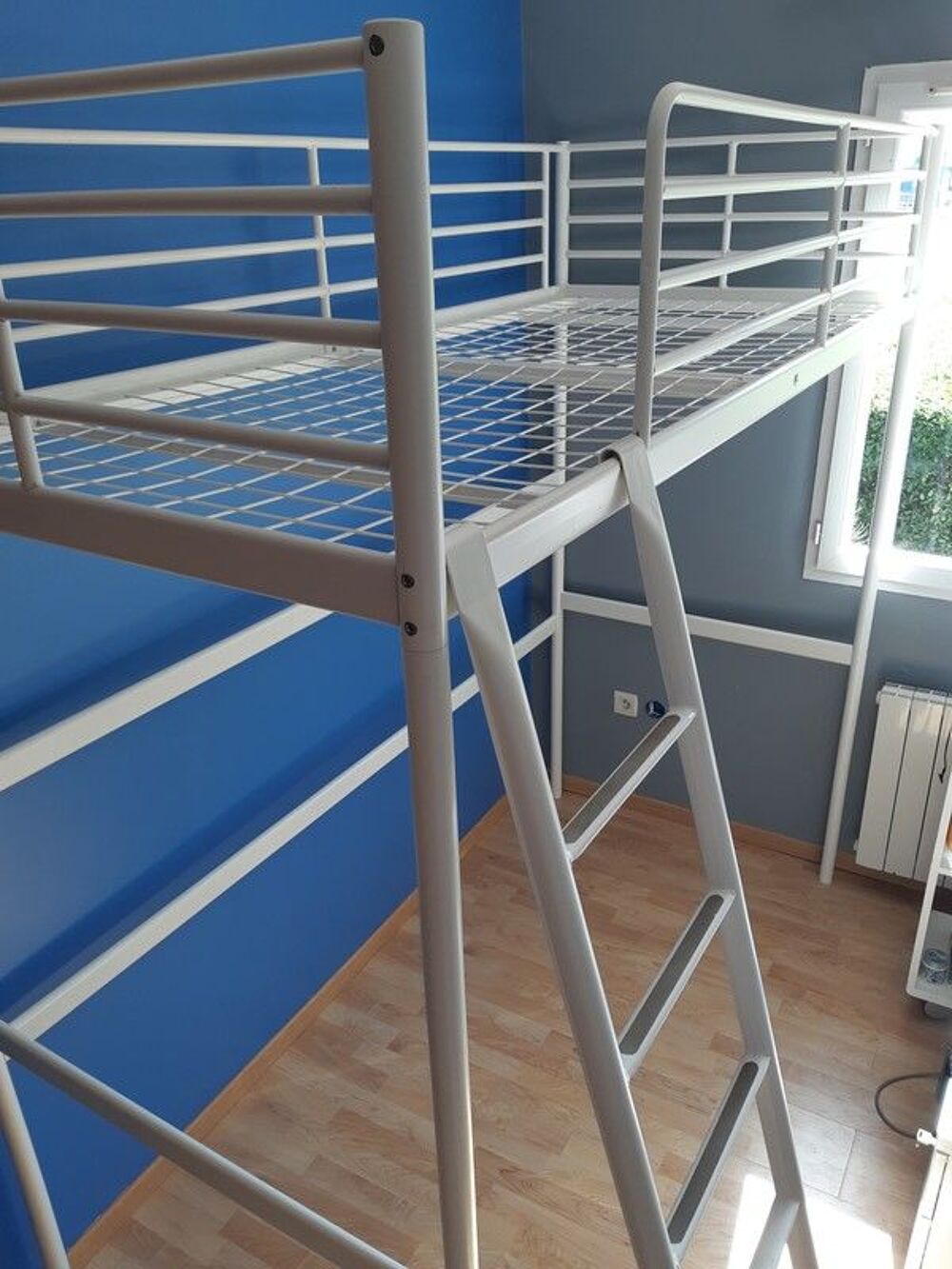 Structure lit mezzanine. Tr&egrave;s Bon Etat. Meubles