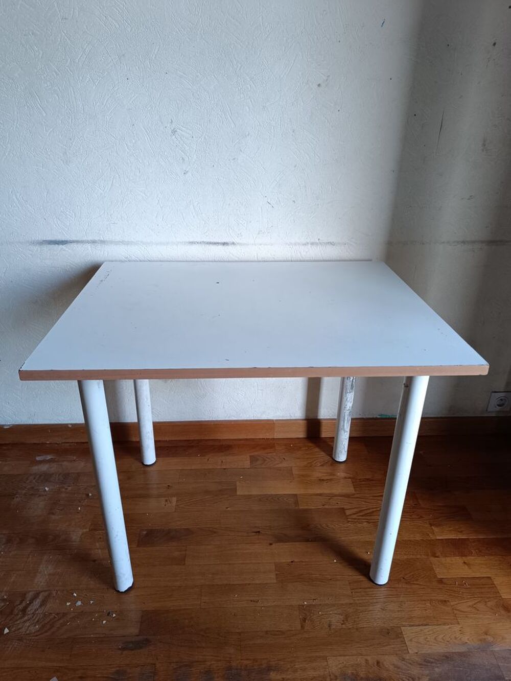 Table simple blanche
Meubles