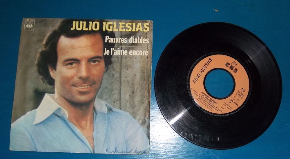 45 tours Julio Iglesias pauvres diables je l'aime CD et vinyles