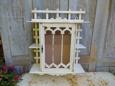 Armoire Murale Vitrée Style Art Nouveau 
120 Loches (37)