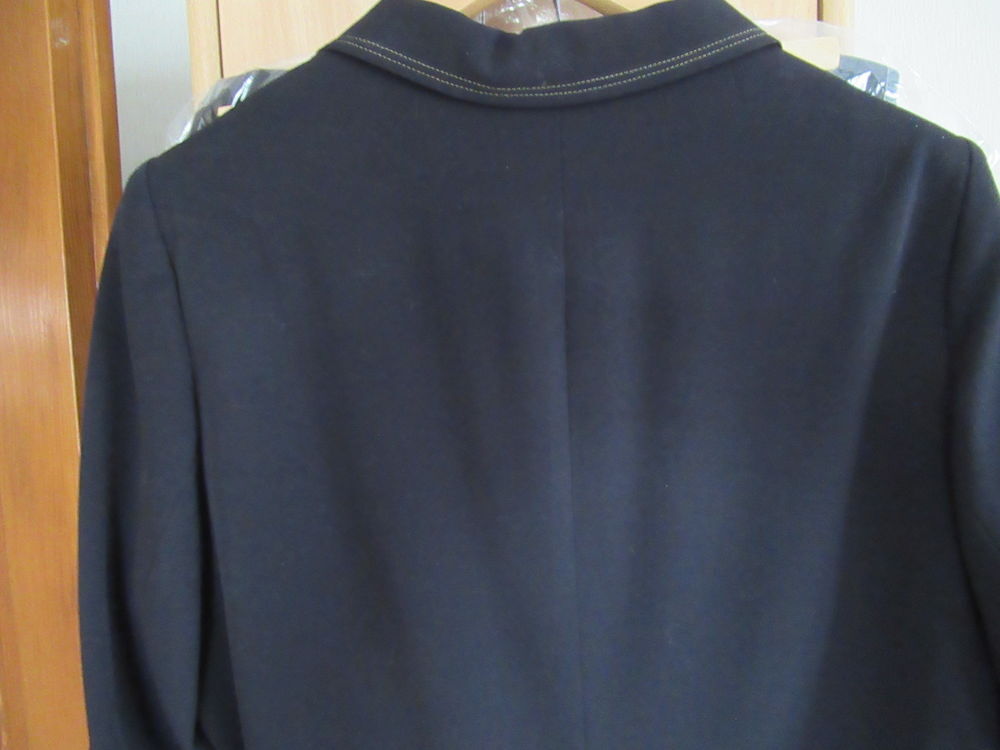 Tailleur veste et jupe noire taille 46-48 Vêtements