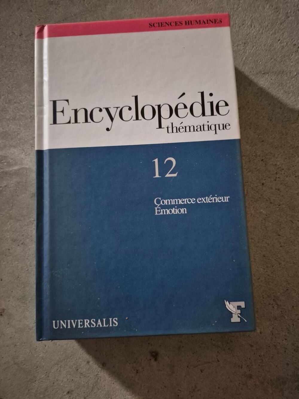 12 volumes encyclop&eacute;die th&eacute;matique Livres et BD