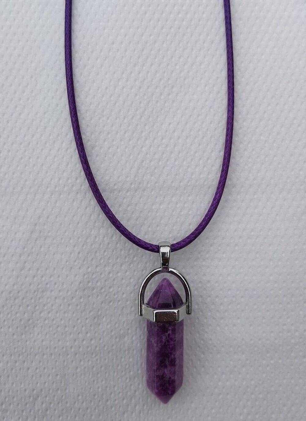 Pendule en Am&eacute;thyste mont&eacute; en pendentif sur cordon cir&eacute; Bijoux et montres
