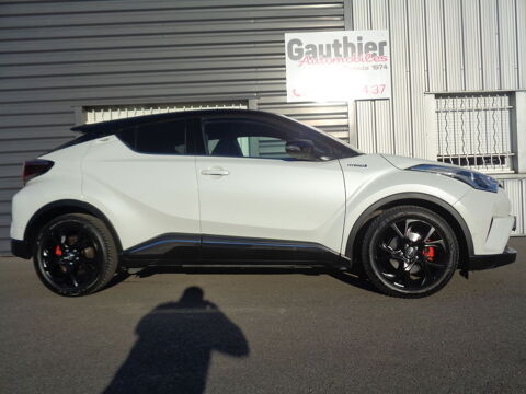 Toyota C-HR Hybride 122h Graphic 2019 occasion Chatuzange-le-Goubet 26300