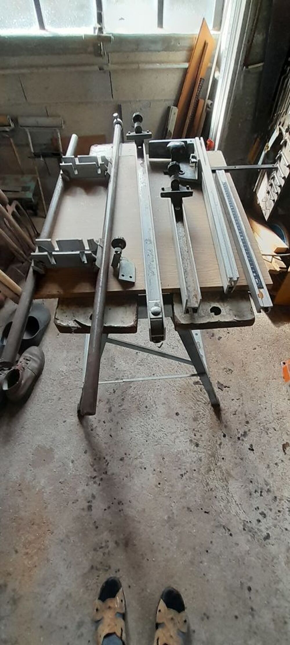 SCIE CIRULAIRE SUR TABLE KITY 617 RALLONGE ET ACCESSOIRES
Bricolage