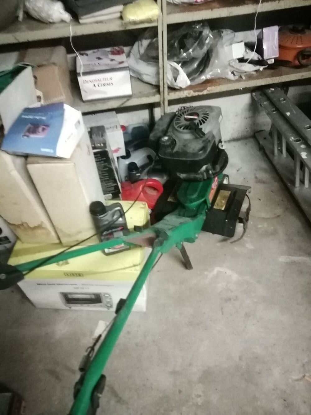 LOT : Outils de jardin 200 € &agrave; d&eacute;battre. Bricolage