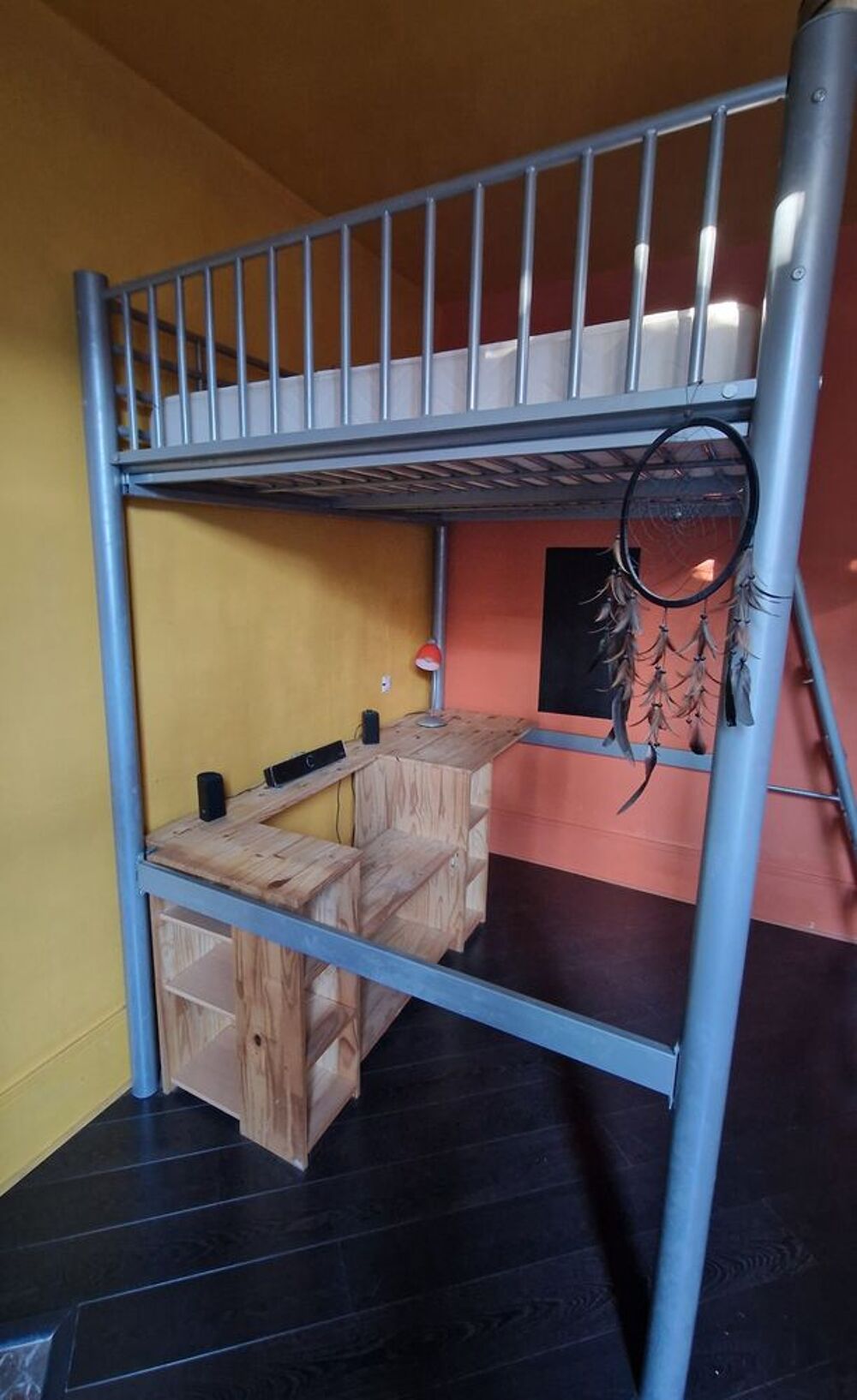 lit mezzanine 140x190mm, m&eacute;tal tr&egrave;s peu servi
Meubles