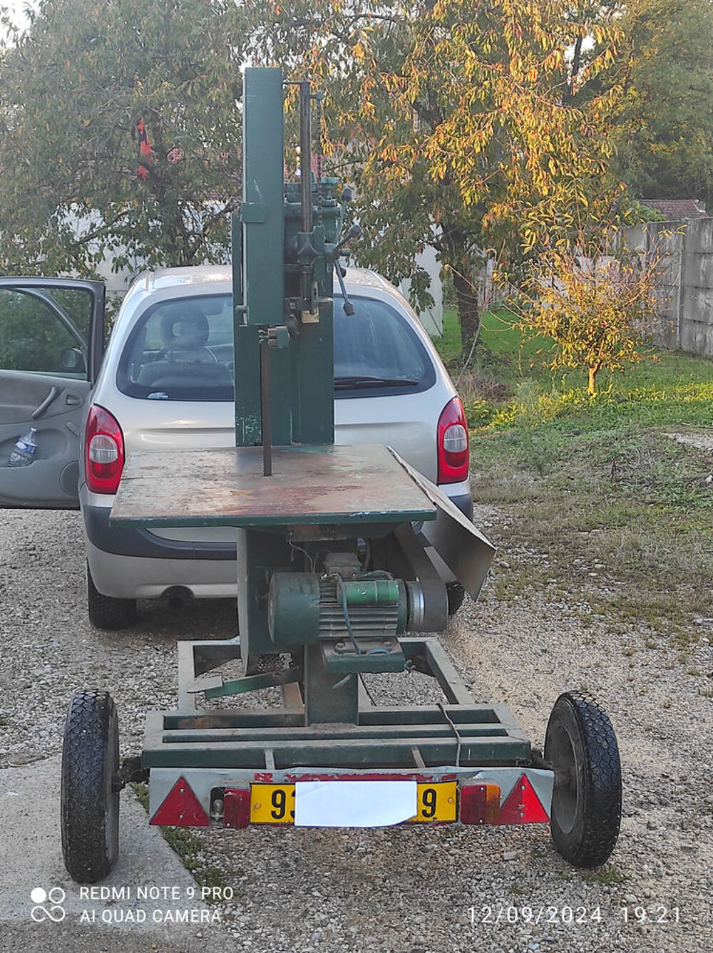 Scie &agrave; Ruban Ruban "AGRA 550" id&eacute;al bois de chauffage Bricolage