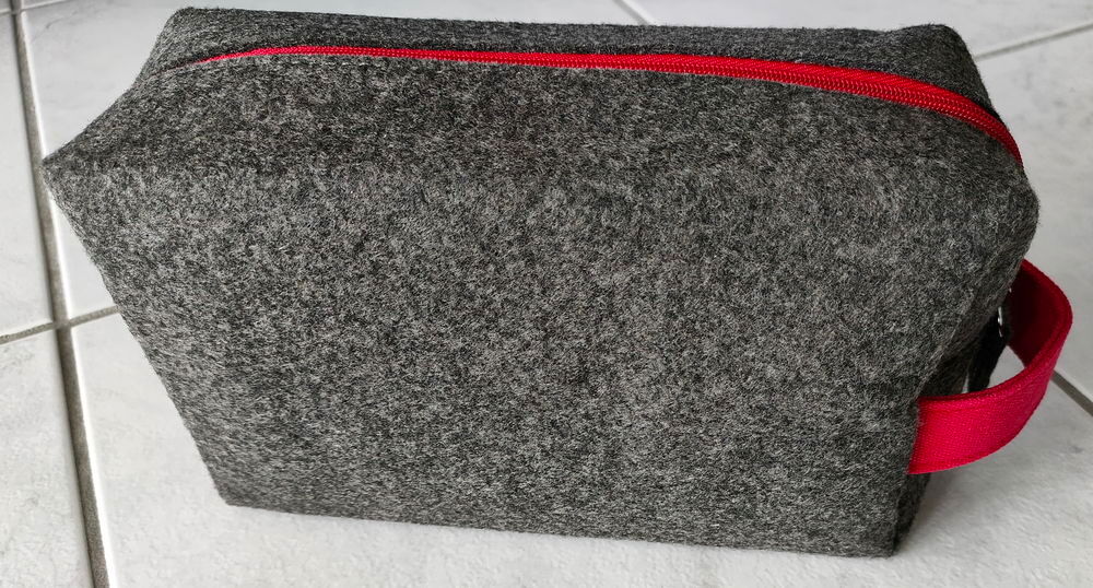VICHY - Trousse de toilette rectangulaire, gris rouge - Neuf Maroquinerie