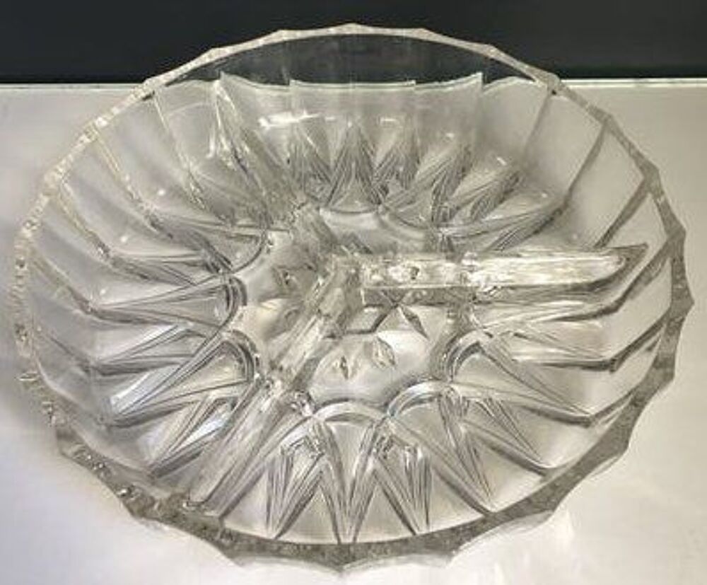 Plat ap&eacute;ritif / serviteur / en verre &agrave; 3 compartiments Décoration
