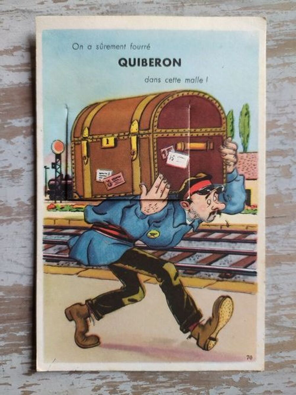 56. QUIBERON. CPA Syst&egrave;me D&eacute;pliant Train Chef de Gare 