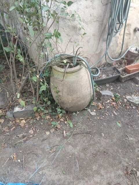 jarre XVIII �me col vernisse. 500 litres 12500 Marguerittes (30)