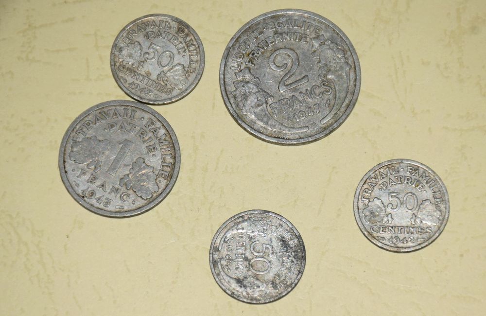 Lot de 5 Pi&egrave;ces - Morlon - Bazor - 2 F - 1 F et 50 cts.. 