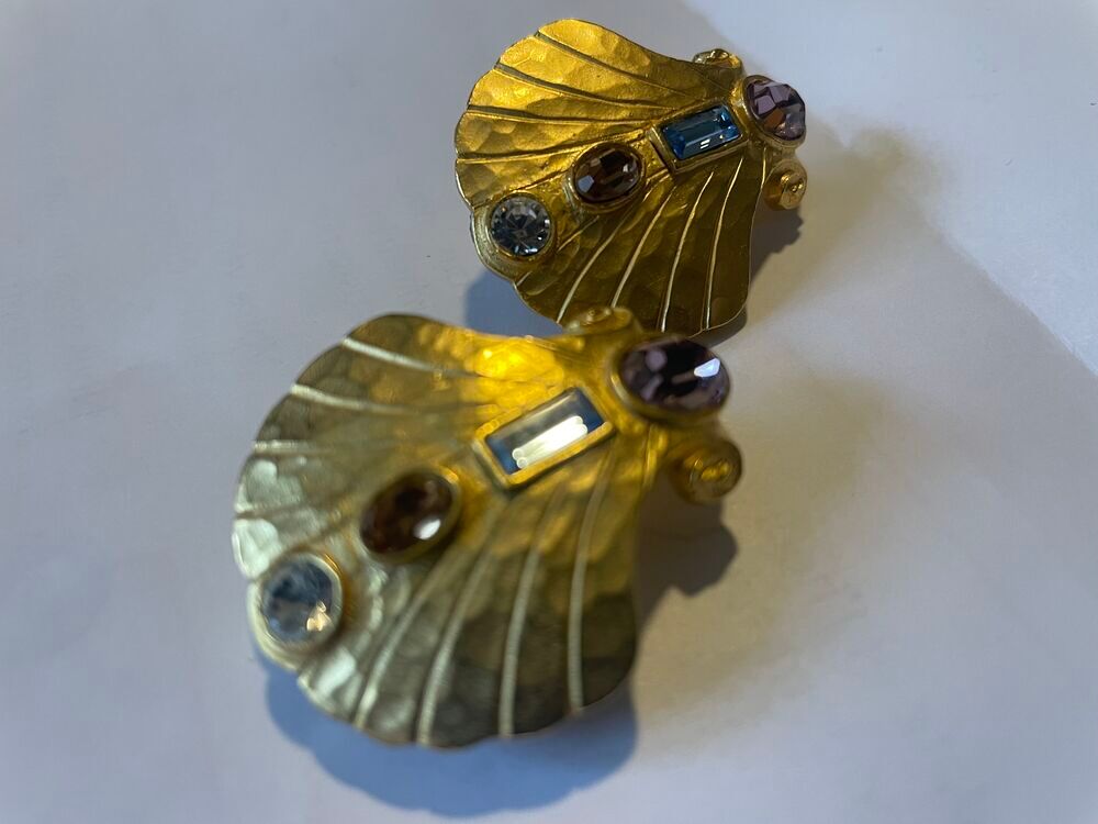 BO Boucles d'Oreilles clip coquillage dor&eacute; strass multicolor Bijoux et montres