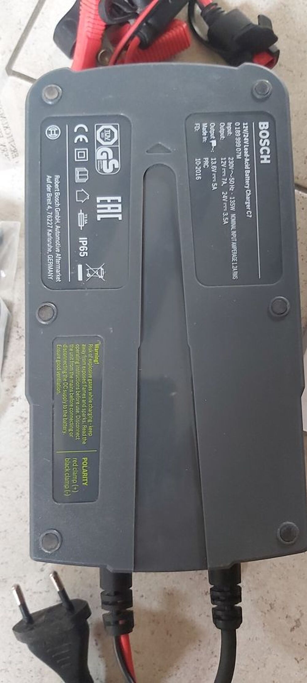 Chargeur de batterie Bosch quasi neuf Bricolage
