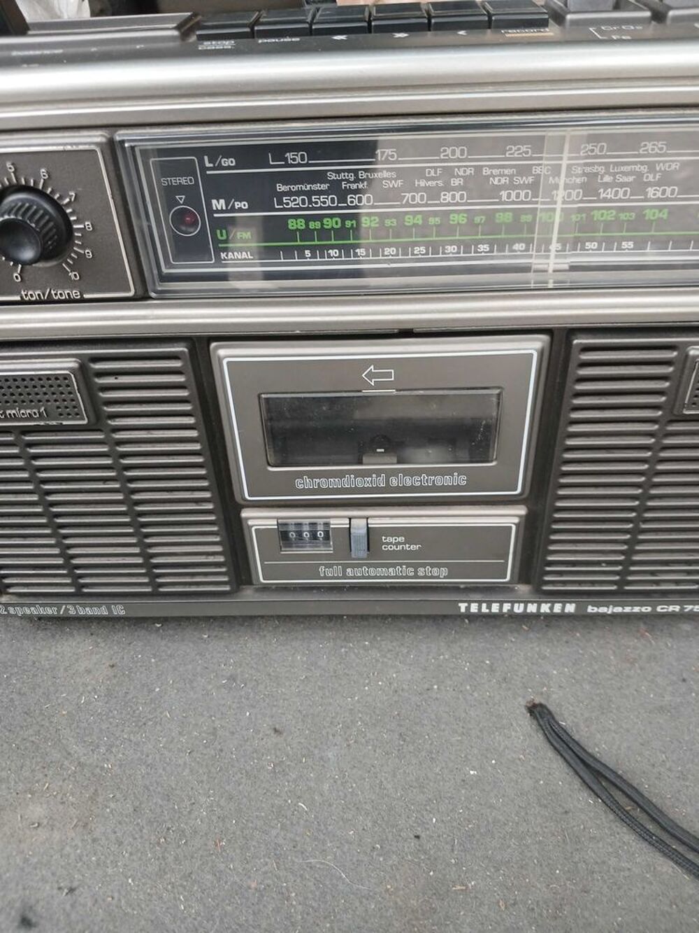 radio cassette tr&egrave;s bon &eacute;tat 