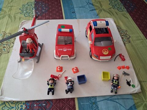 PLAYMOBIL LOT POMPIER 2 VOITURE +1 HELICO Arès (33)