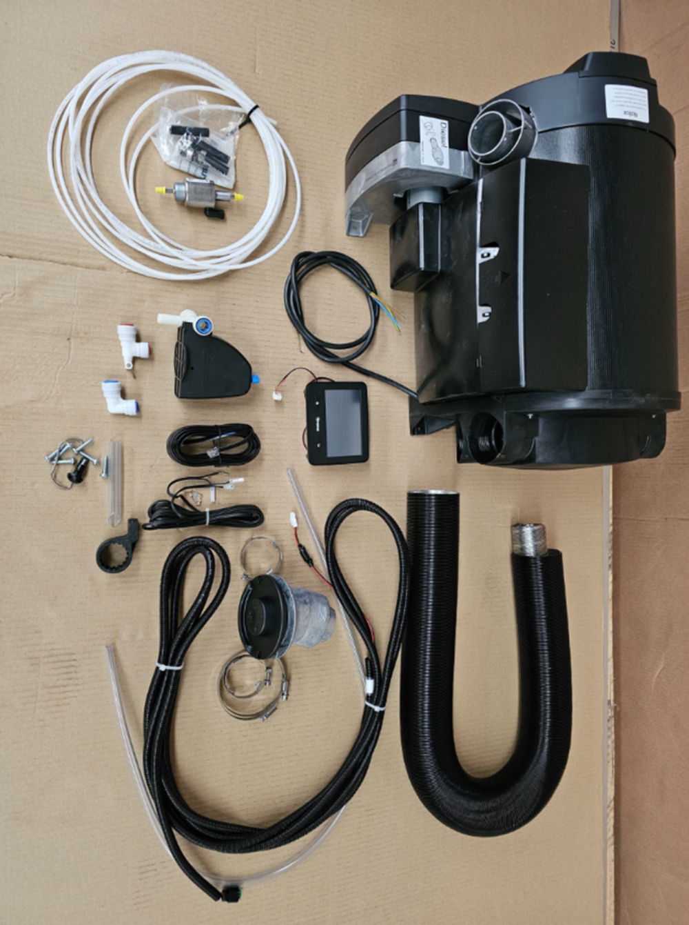 Chauffage Truma Combi D 4 E avec panneau iNet X Sports