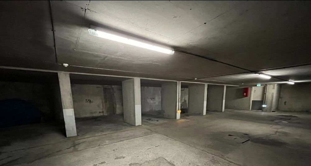 Location Parking/Garage d'une place de parking au mois (Paris) Paris 20