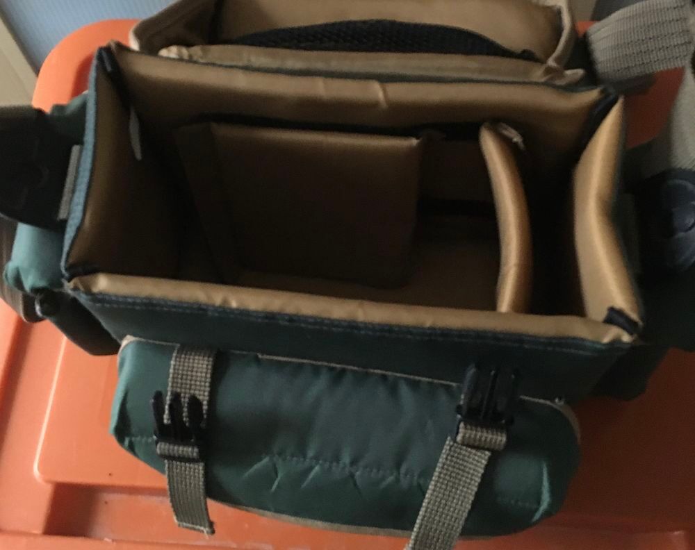 sac de transport video vert COBRA Maroquinerie