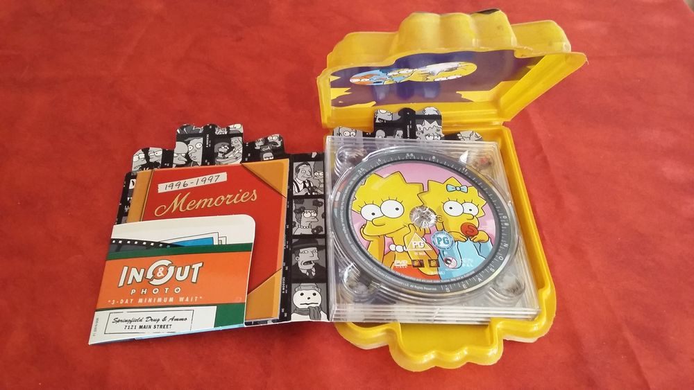 DVD Collector des Simpsons saison 8. Version anglaise.
DVD et blu-ray