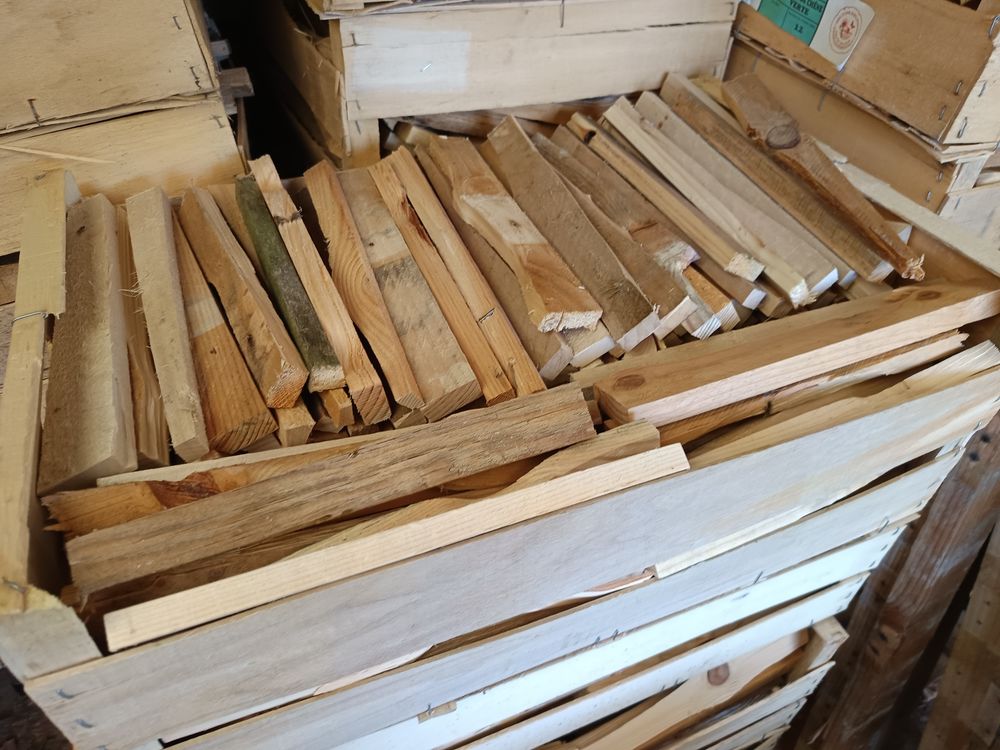 Petit bois d,allumage pour chemin&eacute;e,insert.
Bricolage
