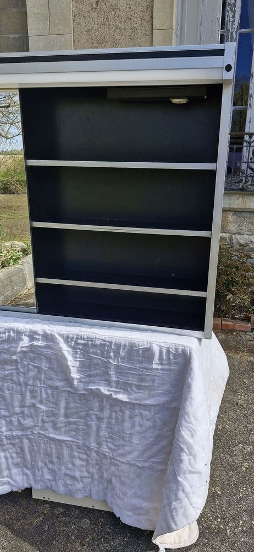 Grande armoire de toilette en alu et plastique monobloc Meubles