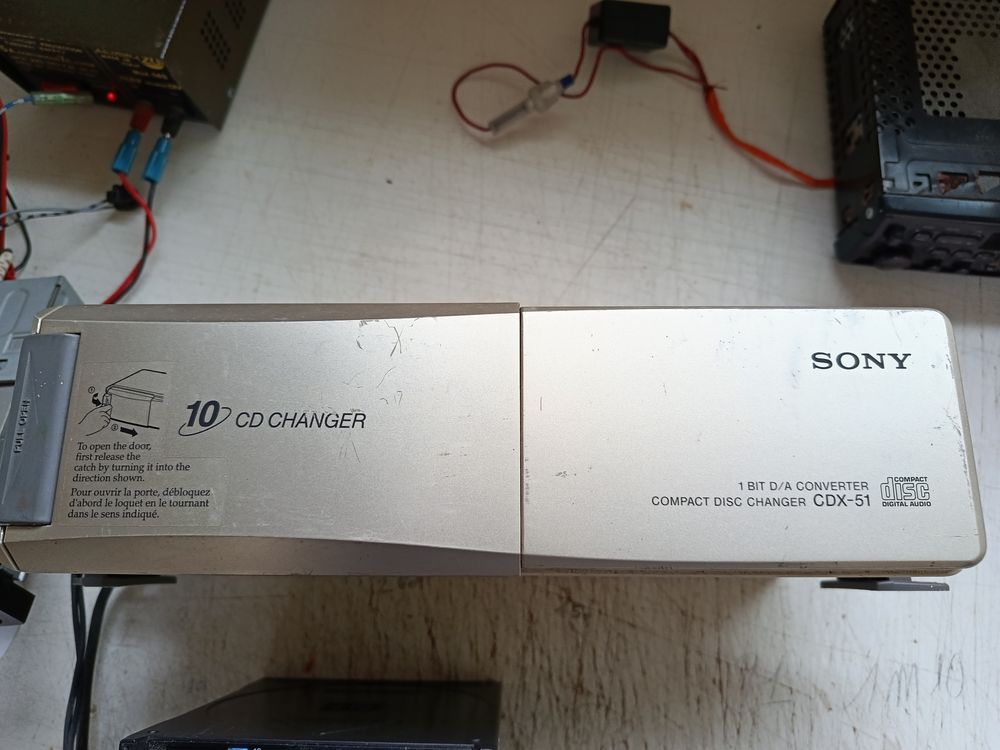 Autoradio Sony XR-C290RDS + CDX-51 Audio et hifi