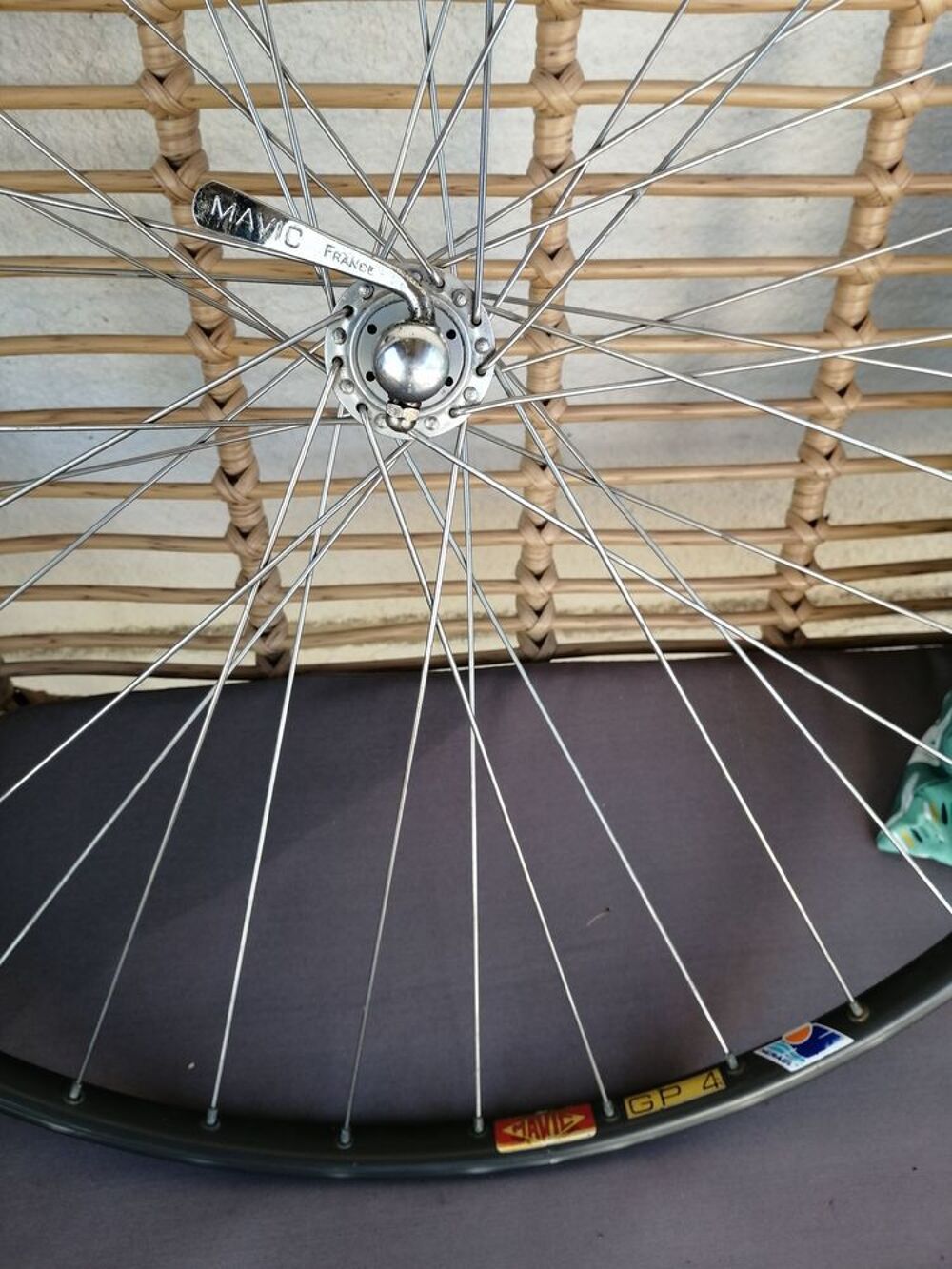 Jante GP4 mavic roe avant 700 Vélos