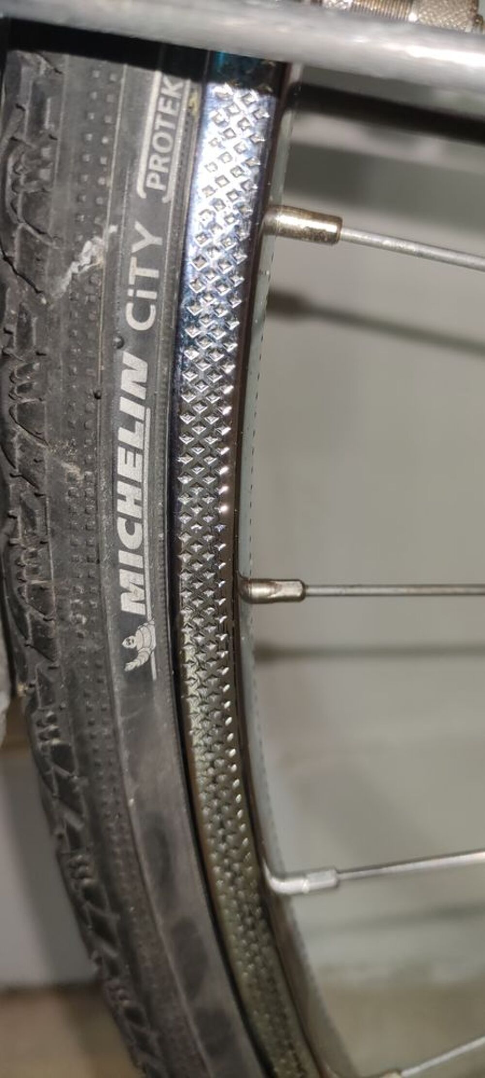 Rare Un v&eacute;lo de course YCENNA cadre acier bleu 57 cm. Tr&egrave;s b Vélos