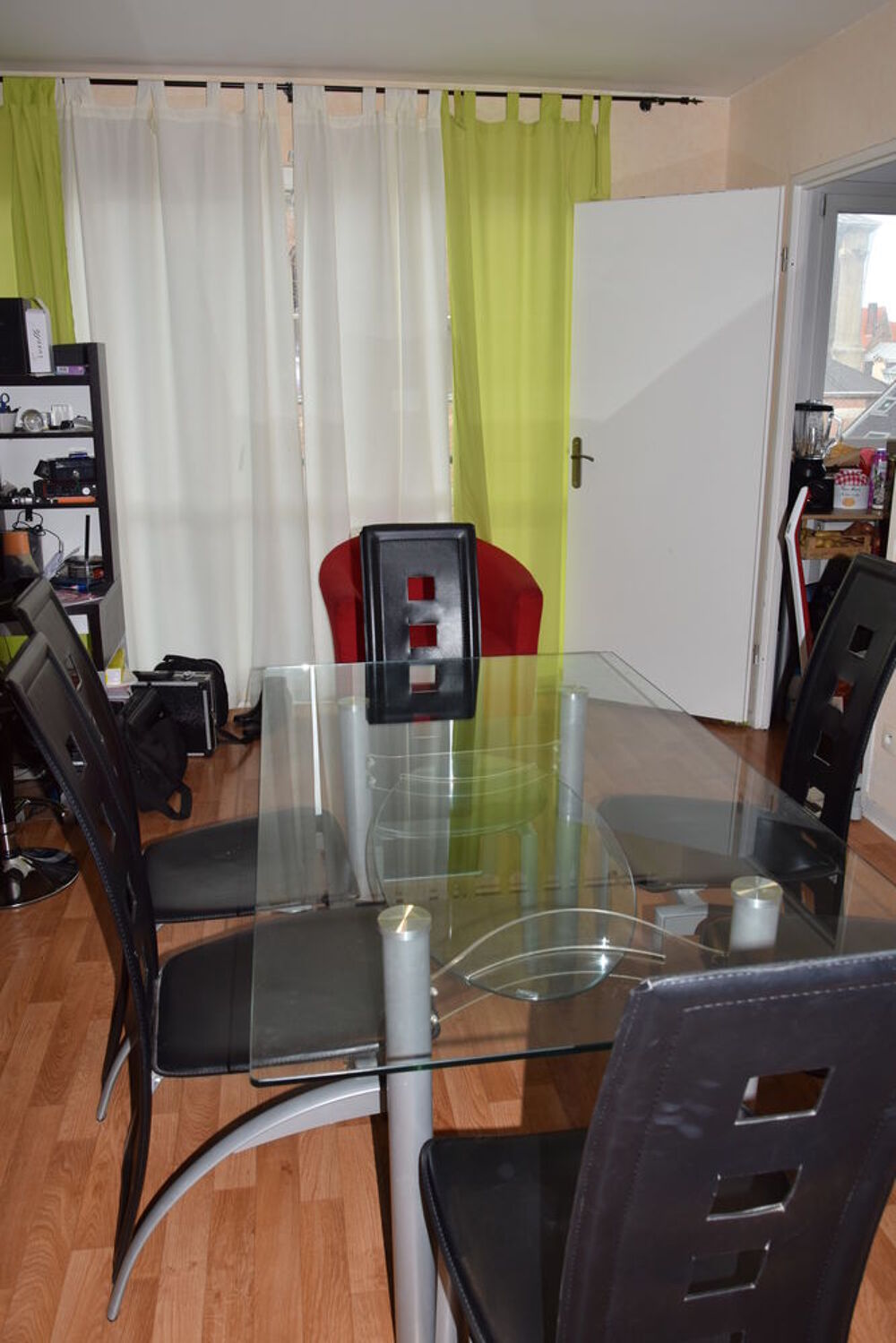table en verre et chaises Meubles