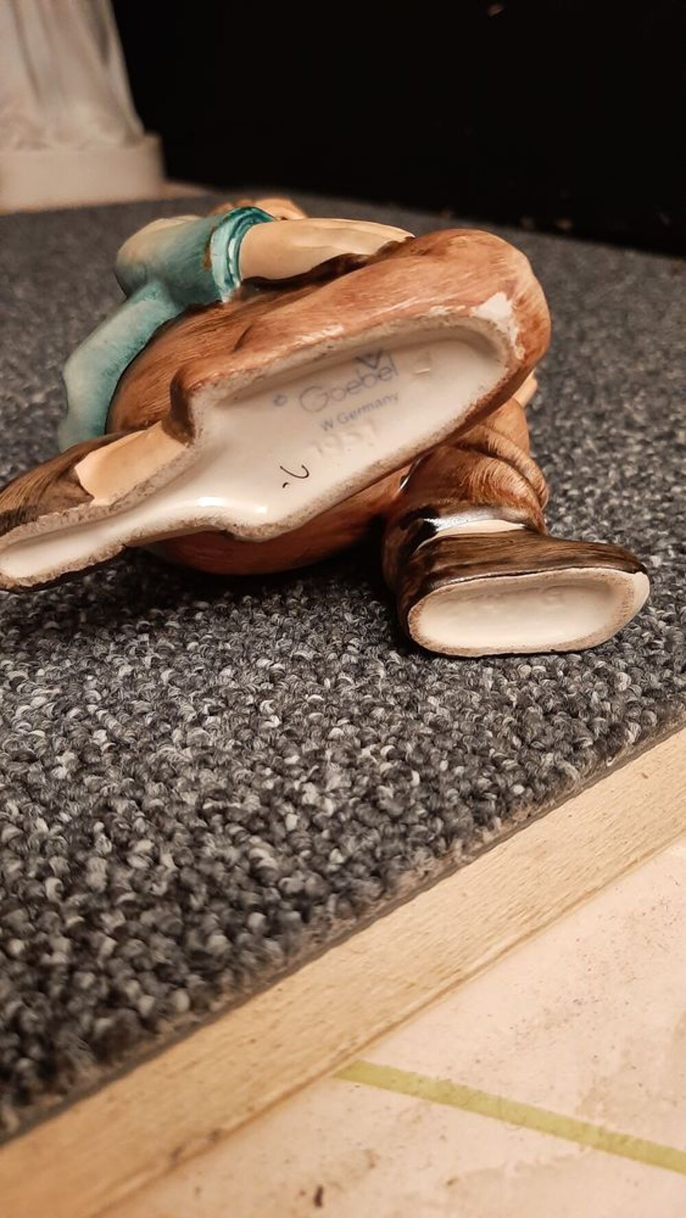 Figurines de No&euml;l en porcelaine sign&eacute; (Goebel Hummel) 
