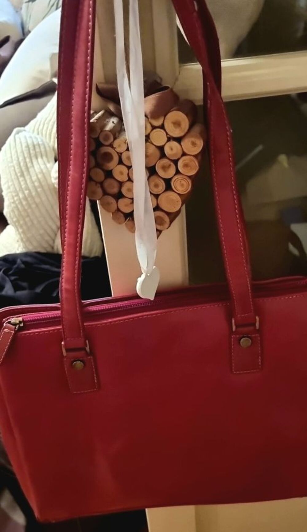 Lot sac a mains cuir M&eacute;lanie, compagnon et porte monnaie cuir rouge Hexagona neufs. Maroquinerie