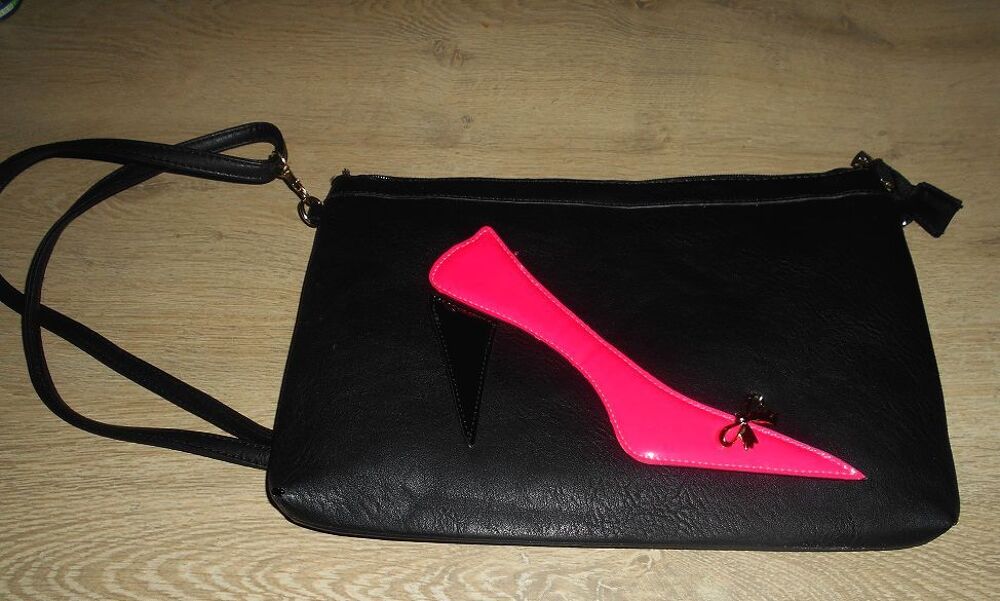 Grande Pochette/Sacoche Maroquinerie