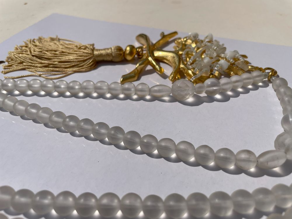 Collier Arbre dor&eacute; + enfilage perles rocailles passementerie Bijoux et montres