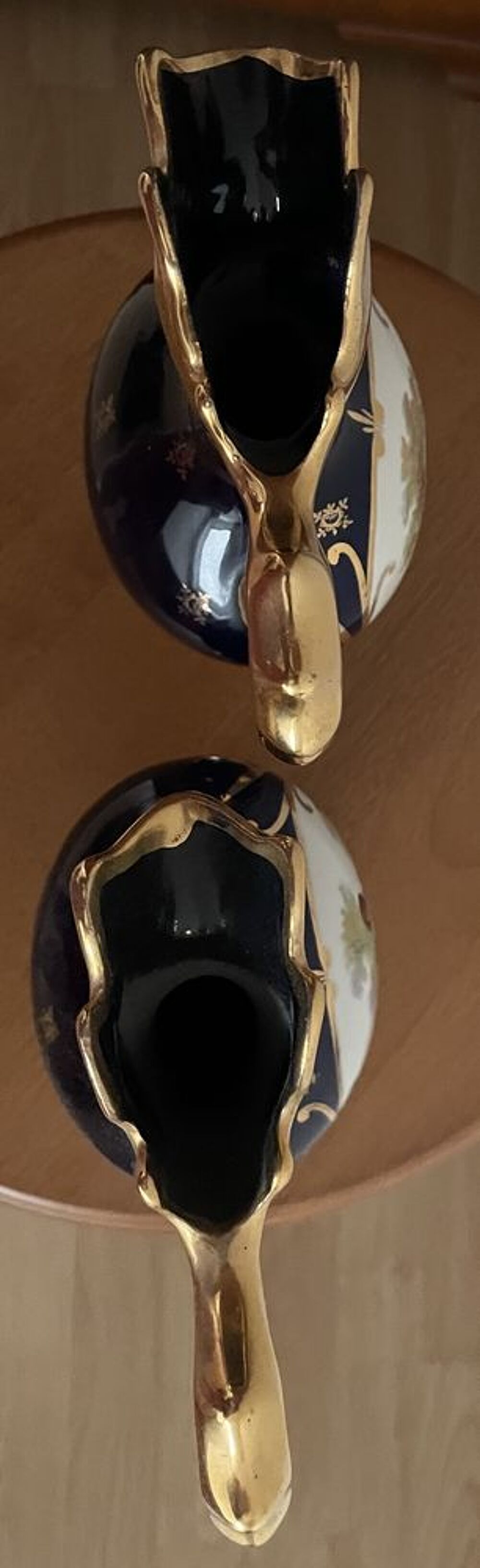 Lot de 2 carafes Aigui&egrave;res en porcelaine Bleu nuit et or, sc Décoration