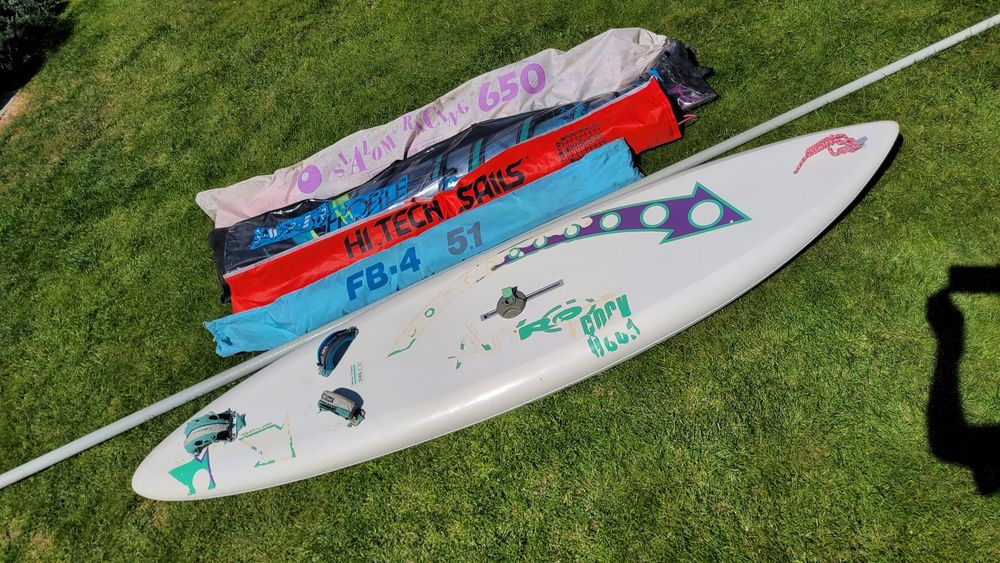 Planche Bic Astro Rock et 4 voiles Sports