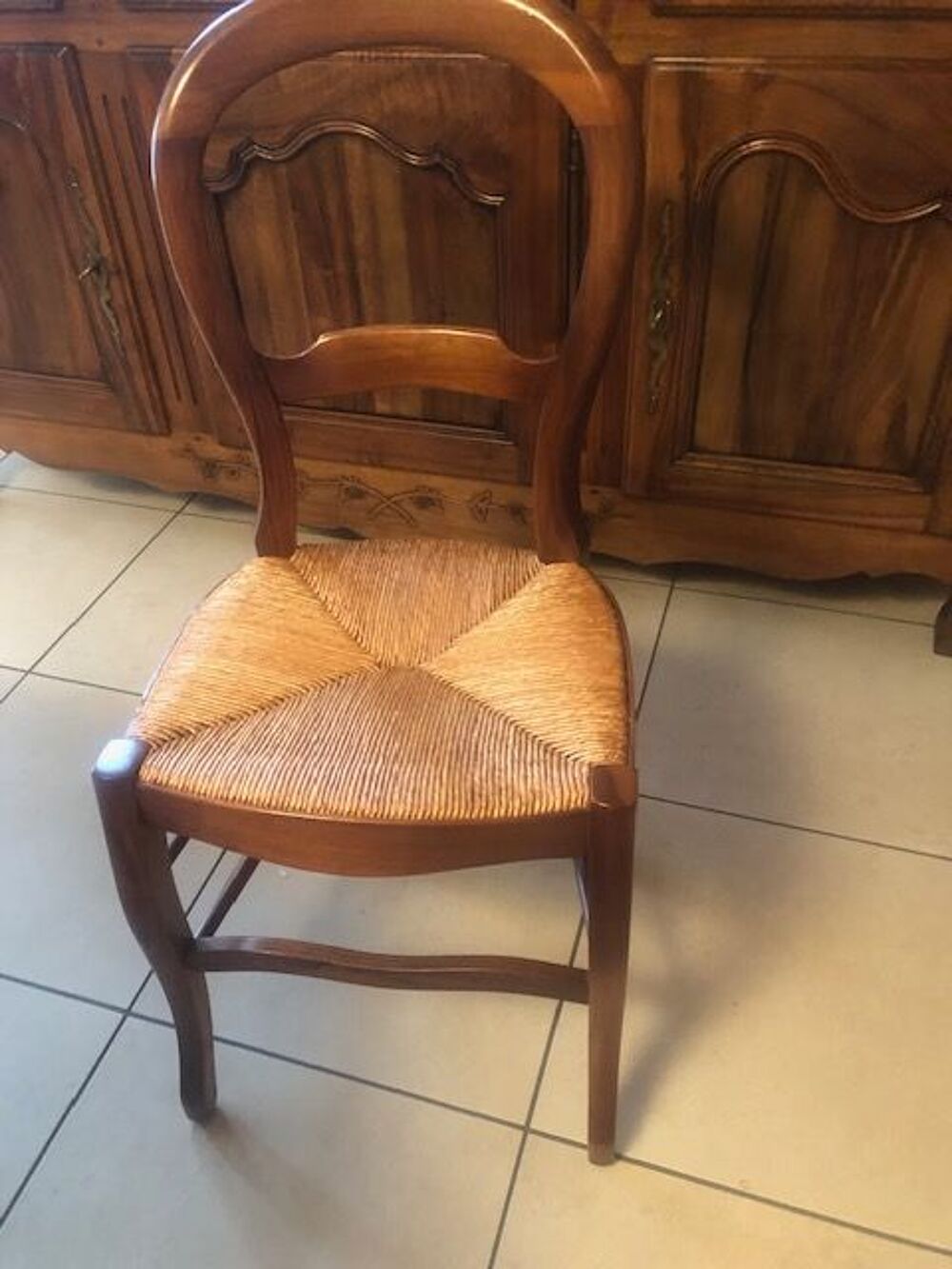 d'une salle &agrave; manger en noyer Meubles