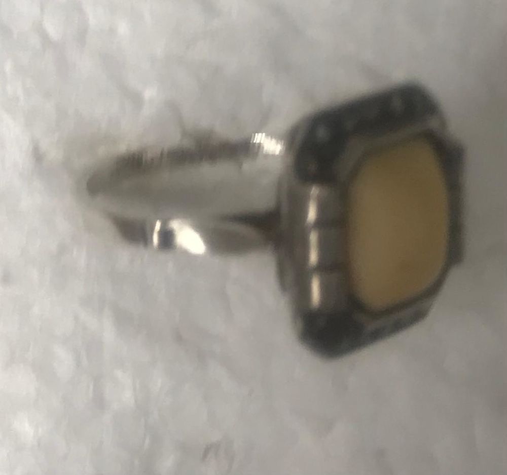 Bague ancienne en ARGENT cabochon en ivoire et marcassites Bijoux et montres