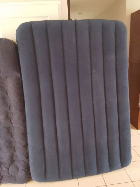 MATELAS PNEUMATIQUE DE CAMPING 30 Mignaloux-Beauvoir (86)