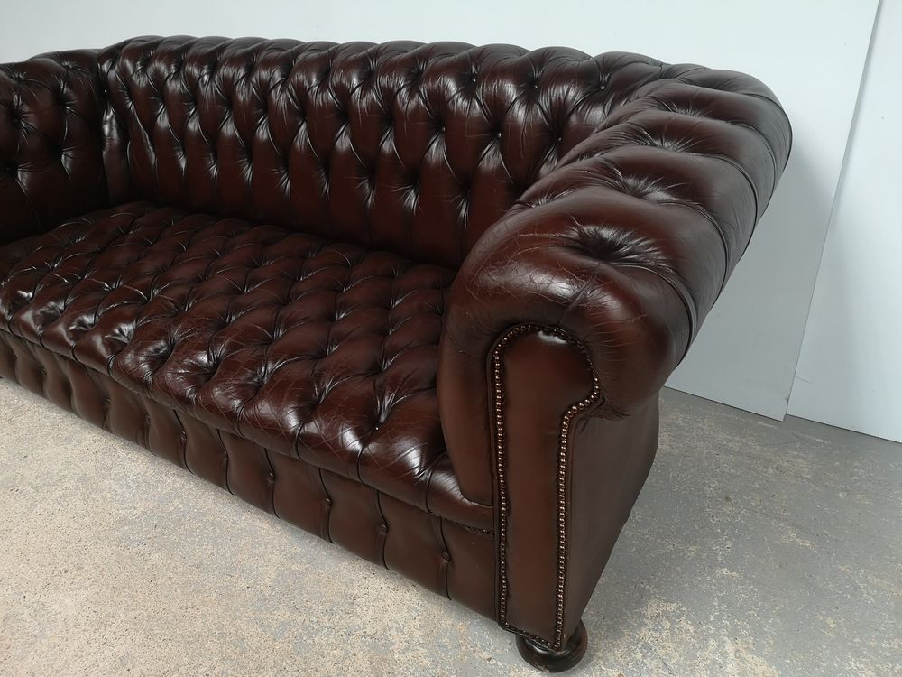 Canap&eacute; chesterfield cuir marron capitonn&eacute; Meubles